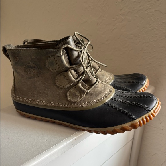 Sorel Women’s Gray Out N About ankle leather boots Rubber outdoor Rain Snow - Picture 2 of 8